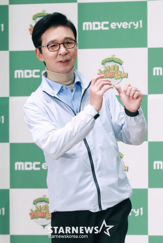 코미디언 김국진이 7일 오전 서울 동대문구 앰배서더 풀만 호텔에서 진행된 MBC에브리원 예능 '나 오늘 라베했어' 제작발표회에 참석해 포즈를 취하고 있다. /2024.05.07
