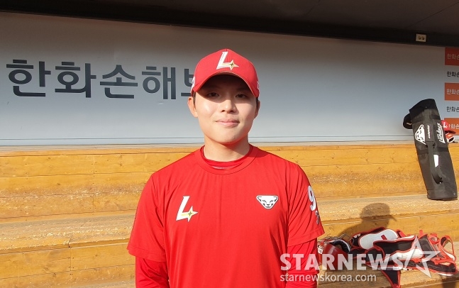 SSG 정준재가 1일 대전 한화전을 앞두고 처음 콜업된 후 인터뷰에 임했다.