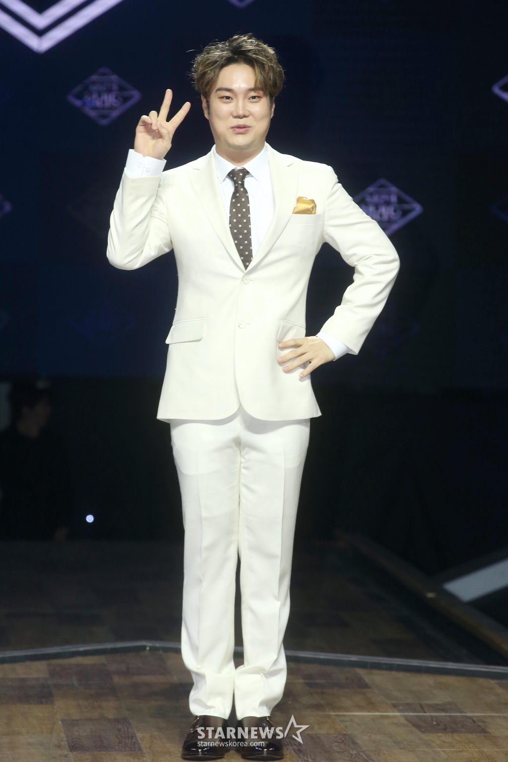 가수 유재환이 19일 오후 경기도 고양시 빛마루 방송지원센터에서 열린 엠넷 '내 안의 발라드' 제작발표회에서 포즈를 취하고 있다.