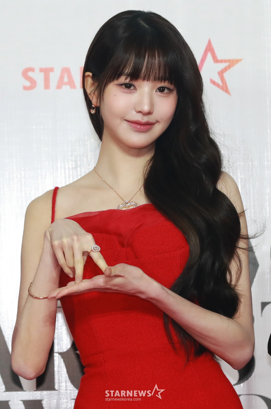 아이브 장원영이 14일 필리핀 아레나에서 열린 '2023 아시아 아티스트 어워즈 인 필리핀'(2023 Asia Artist Awards IN THE PHILIPPINES, 이하 '2023 AAA') 레드카펫 행사에 참석해 포즈를 취하고 있다. '2023 AAA'는 스타뉴스가 주최하고 Asia Artist Awards 조직위원회, TONZ 엔터테인먼트, PULP Live World가 공동 주관한다. 그룹 아이브(IVE) 장원영, 가수 강다니엘, 그룹 제로베이스원 성한빈이 MC를 맡았다. 2023.12.14 /사진=이동훈