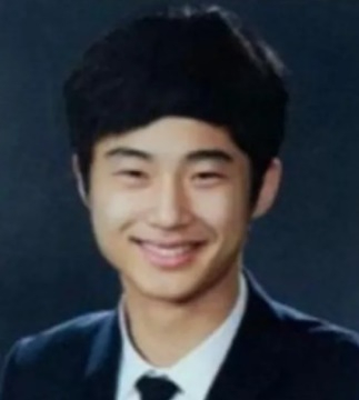 변우석 고등학교 졸업사진 /사진=온라인 커뮤니티