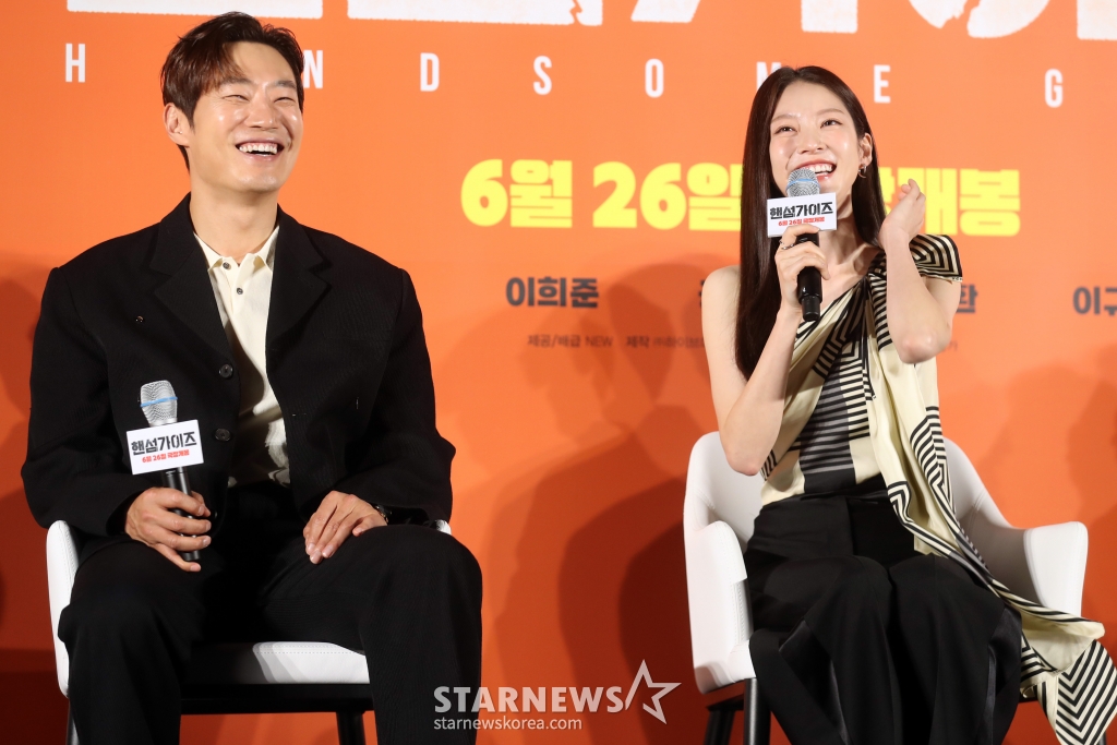 배우 공승연이 27일 오전 서울 광진구 롯데시네마 건대점에서 열린 영화 '핸섬가이즈' 제작발표회에 참석해 인사말을 하고 있다. 한 번 보면 절대 잊지 못할 첫인상을 가진 자칭 '핸섬 가이즈' 두 남자가 음산한 산장으로 이사를 오던 날, 마을과 산장에 얽힌 전설이 깨어나며 시작되는 예측불허 코미디영화로 오는 6월 26일 개봉 예정이다. 2024.05.27 /사진=임성균