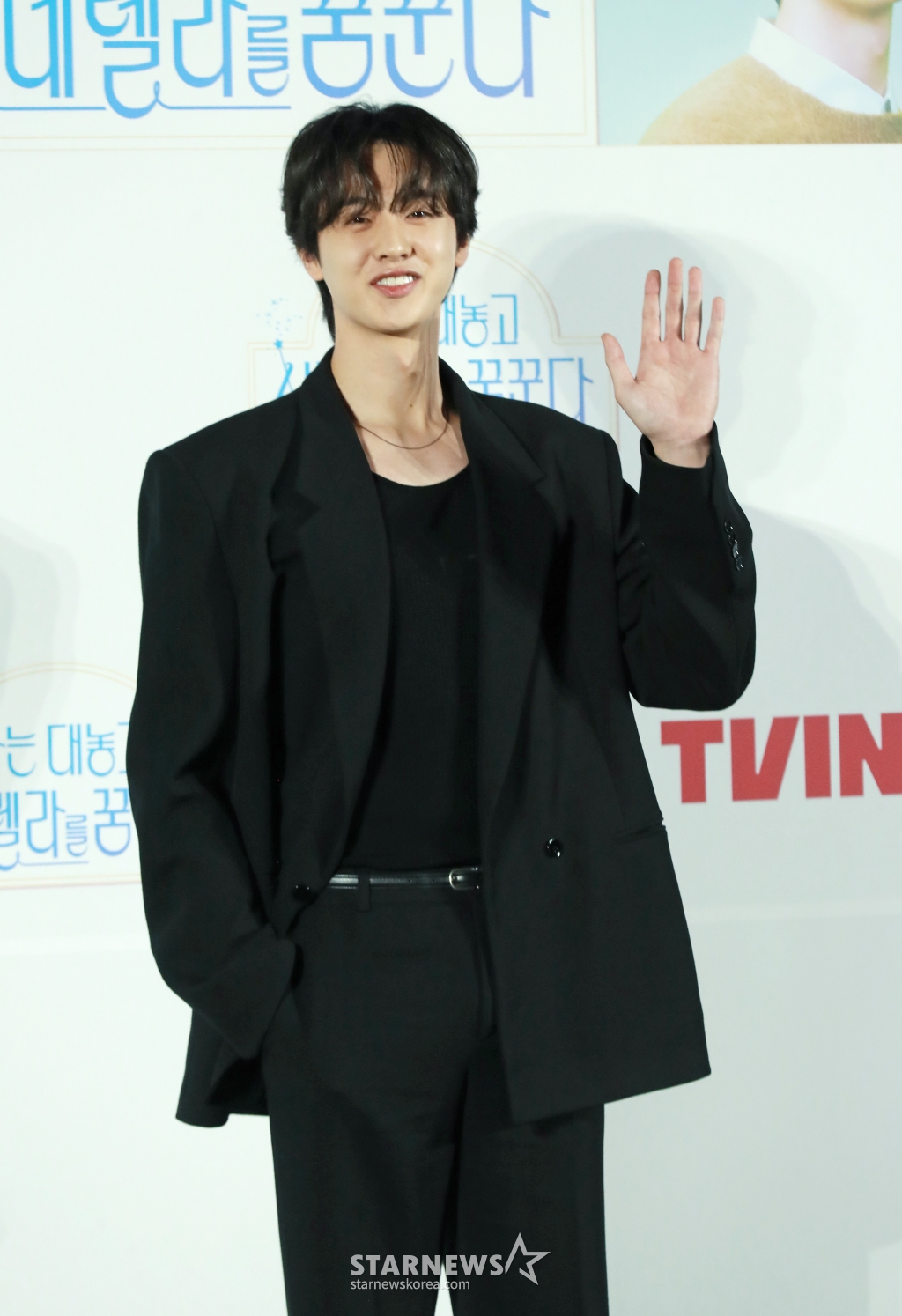 배우 김현진이 29일 오전 서울 CGV용산아이파크몰에서 진행된 티빙 드라마 '나는 대놓고 신데렐라를 꿈꾼다' 제작발표회에 참석해 포즈를 취하고 있다. 현실의 벽에 부딪혀 신데렐라가 되기로 마음먹은 여자가 사랑 따위 믿지 않는 백마 탄 재벌 왕자를 만나 벌어지는 욕망 쟁취 로맨틱 코미디 시리즈 '나는 대놓고 신데렐라를 꿈꾼다'는 오는 31일 첫 방송된다. /2024.05.29 /사진=이동훈
