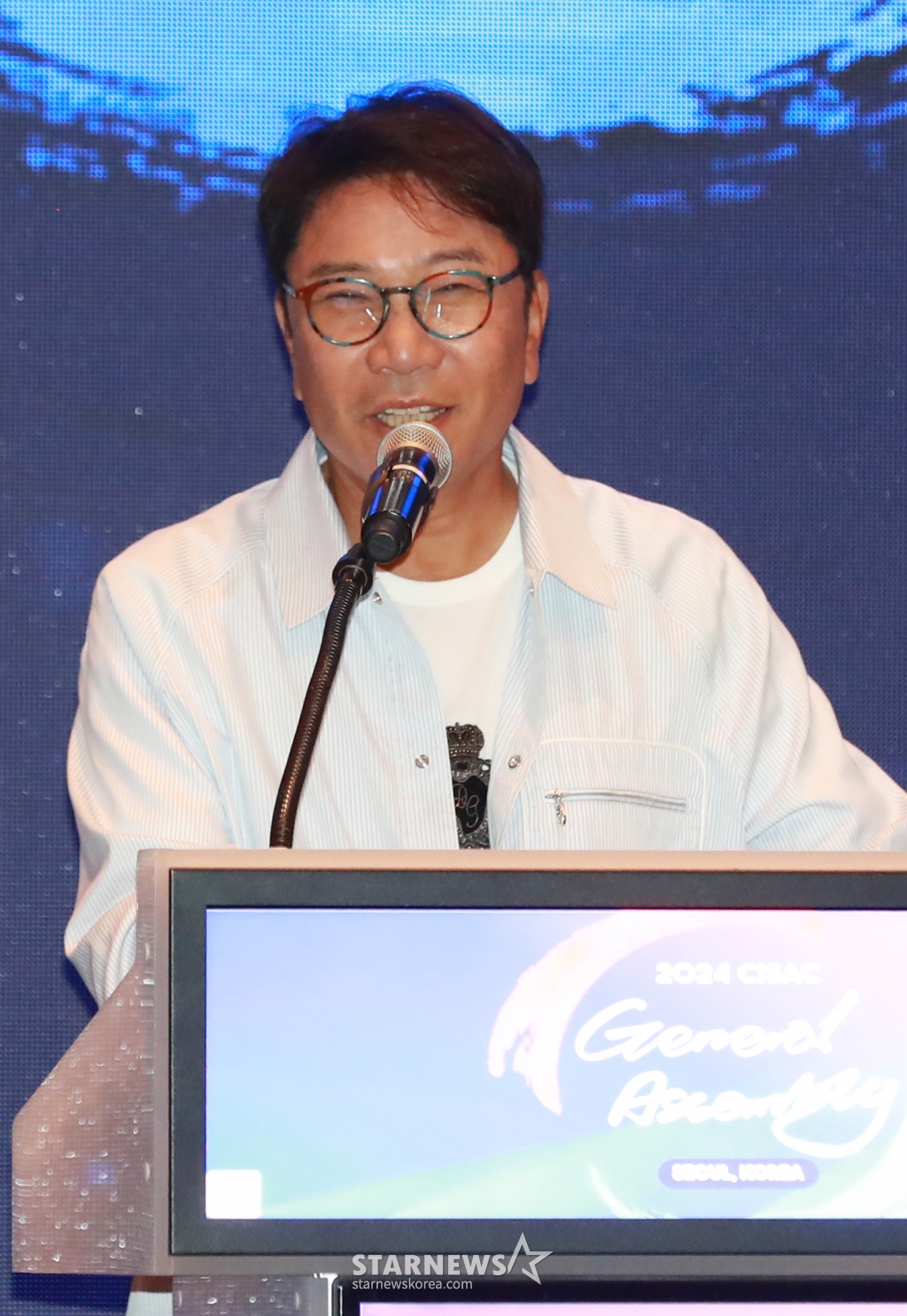 이수만 전 SM엔터테인먼트 총괄 프로듀서가 30일 오전 서울 여의도 콘래드 호텔에서 진행된 '2024 국제저작권관리단체연맹(CISAC) 세계 총회'에 참석해 기조연설을 하고 있다. /2024.05.30 /사진=이동훈