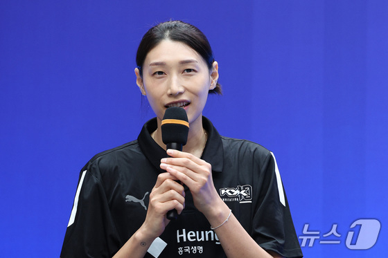 김연경이 7일 오후 서울 송파구 잠실실내체육관에서 열린 김연경 국가대표 은퇴경기 미디어데이에서 취재진의 질의에 답변하고 있다. /사진=뉴스1 제공