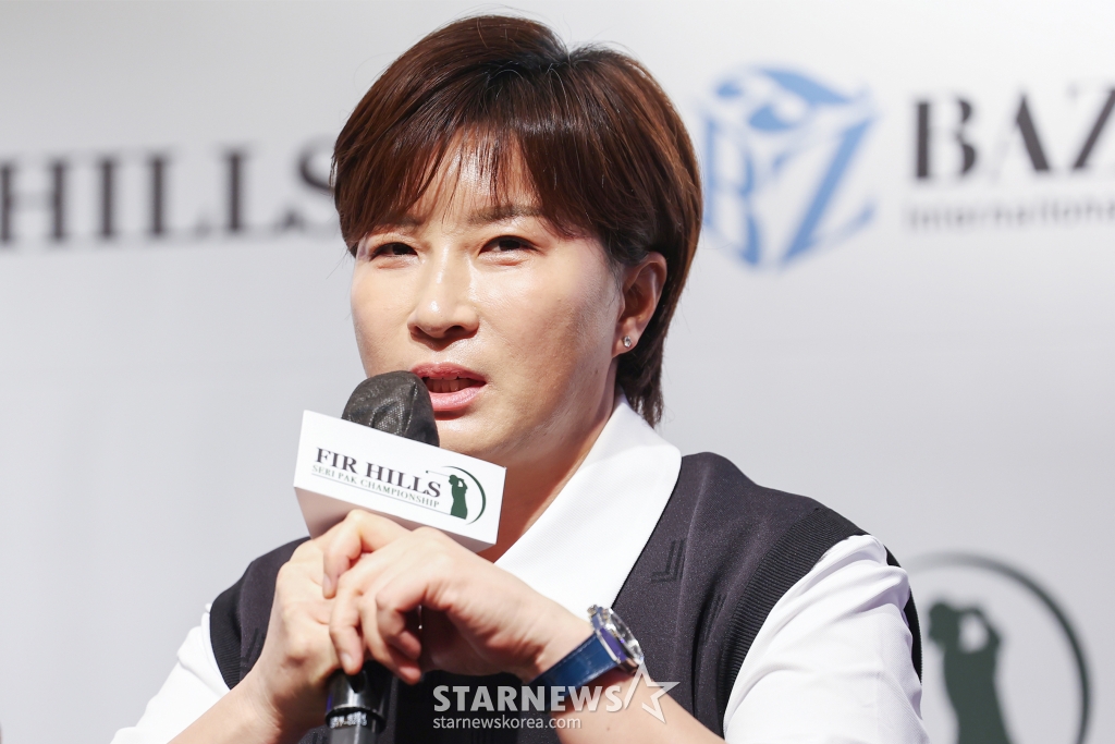 (서울=뉴스1) 민경석 기자 = 박세리 전 여자 골프 국가대표팀 감독이 19일 오전 서울 중구 웨스틴조선호텔에서 열린 '퍼힐스 박세리 챔피언십(FIR HILLS SERI PAK Championship)' 기자간담회에서 소감을 밝히고 있다. 퍼힐 박세리 챔피언십은 오는 3월 21일(현지시간)부터 나흘간 캘리포니아 팔로스버디스의 팔로스버디스 골프클럽에서 총상금 200만 달러 규모로 개최된다. 미국여자프로골프(LPGA) 투어에서 한국 선수 이름을 건 대회가 열리는 건 LPGA 역사상 처음이다. 2024.2.19/뉴스1 Copyrig /사진=(서울=뉴스1) 민경석 기자