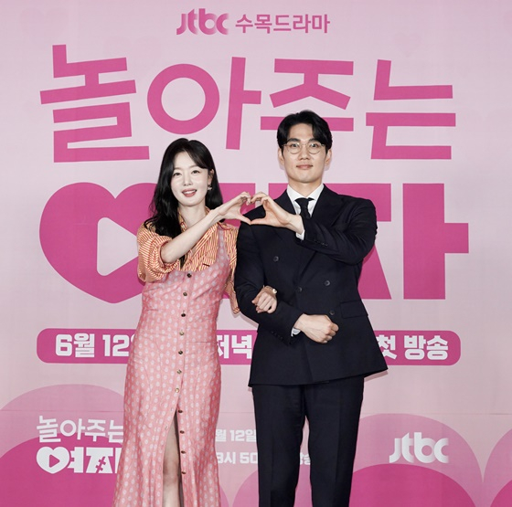 한선화, 엄태구/사진=JTBC