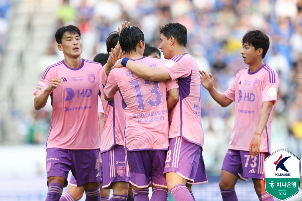 득점 후 기뻐하는 울산 선수들. /사진=한국프로축구연맹 제공