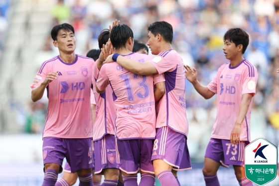 득점 후 기뻐하는 울산 선수들. /사진=한국프로축구연맹 제공