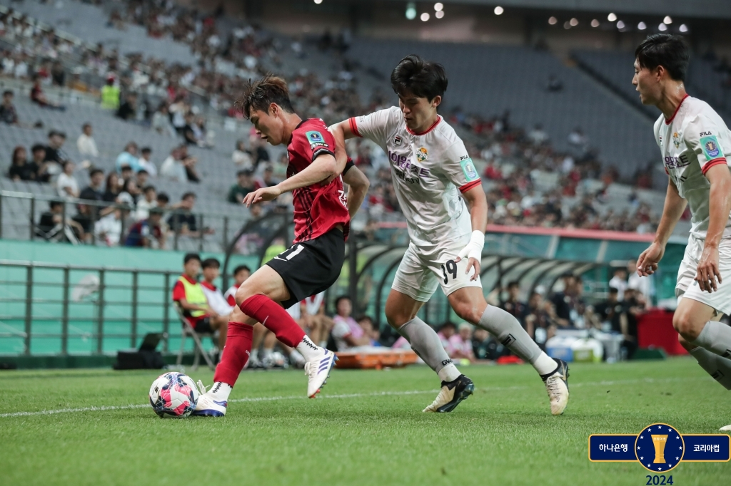 강성진(왼쪽)과 최성민. /사진=대한축구협회 제공