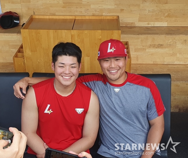 SSG의 시라카와 케이쇼(왼쪽)와 한두솔. /사진=김동윤 기자