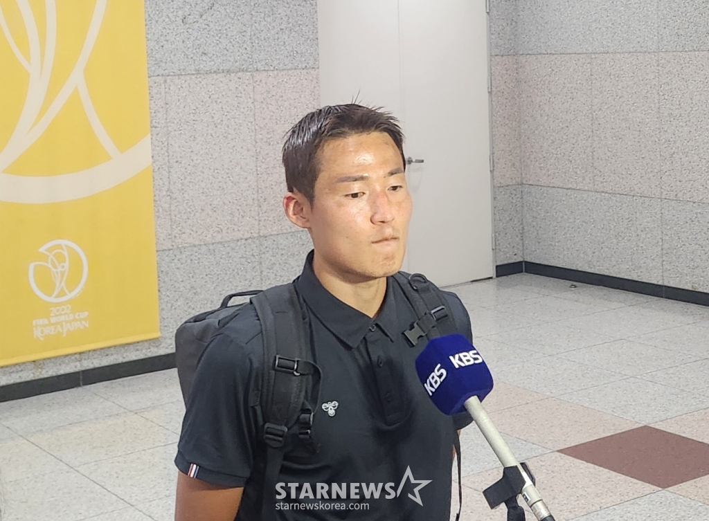 FC서울과 경기가 끝난 뒤 취재진 앞에 선 손준호. /사진=박건도 기자