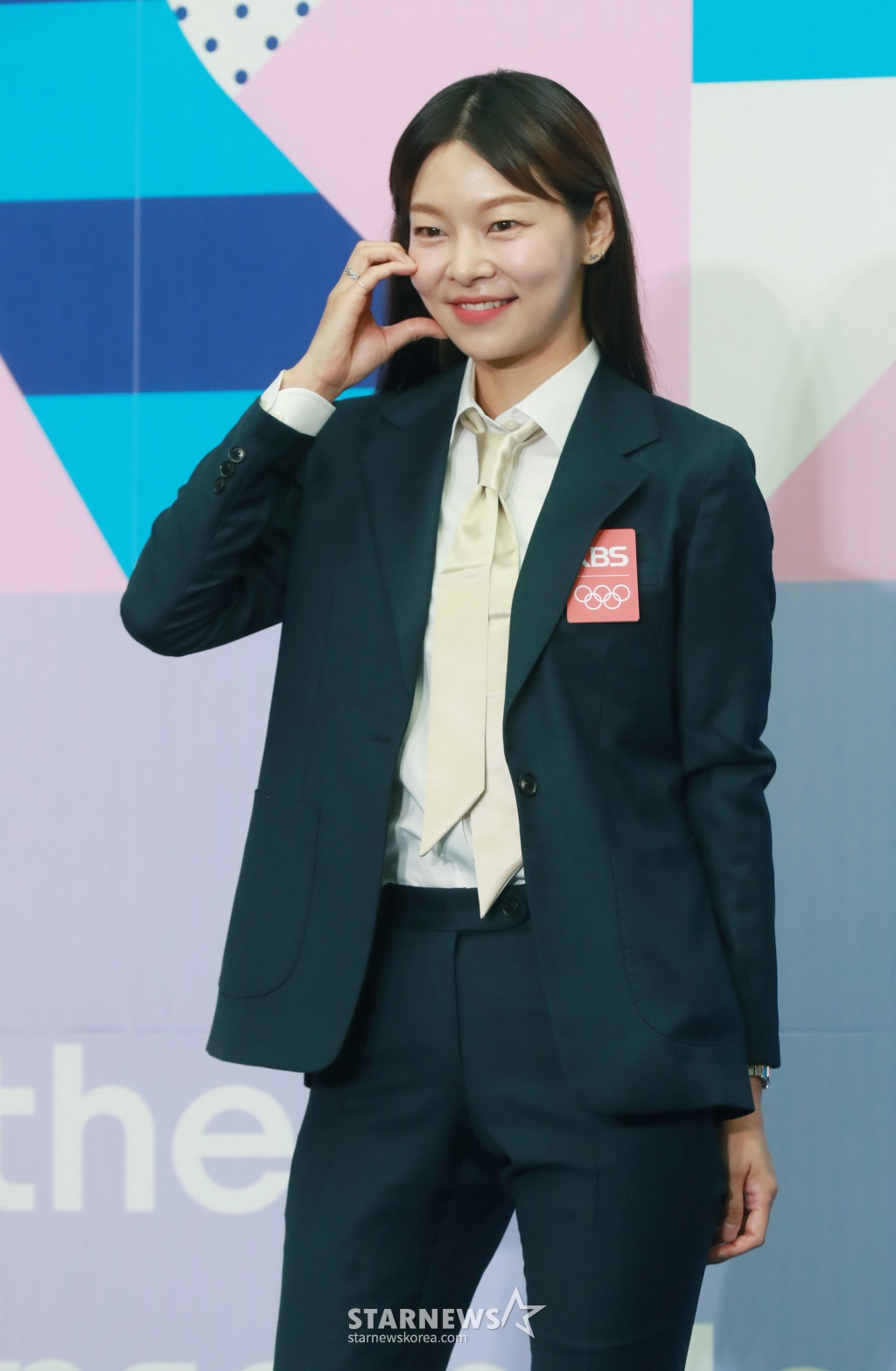 모델 송해나가 26일 오전 서울 여의도 KBS에서 진행된 '2024 파리하계올림픽 KBS 방송단' 발대식에 참석해 포즈를 취하고 있다. /2024.06.26 /사진=이동훈