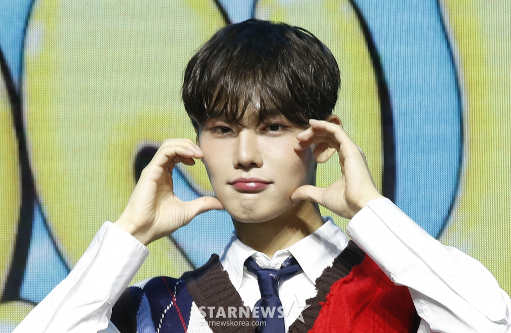 (서울=뉴스1) 권현진 기자 = 그룹 비디유 승훈이 26일 서울 서대문구 아트레온에서 가진 데뷔 미니 앨범 '위시풀(Wishpool)' 쇼케이스에서 포즈를 취하고 있다. 2024.6.26/뉴스1 Copyright (C) 뉴스1. All rights reserved. 무단 전재 및 재배포, AI학습 이용 금지. /사진=(서울=뉴스1) 권현진 기자