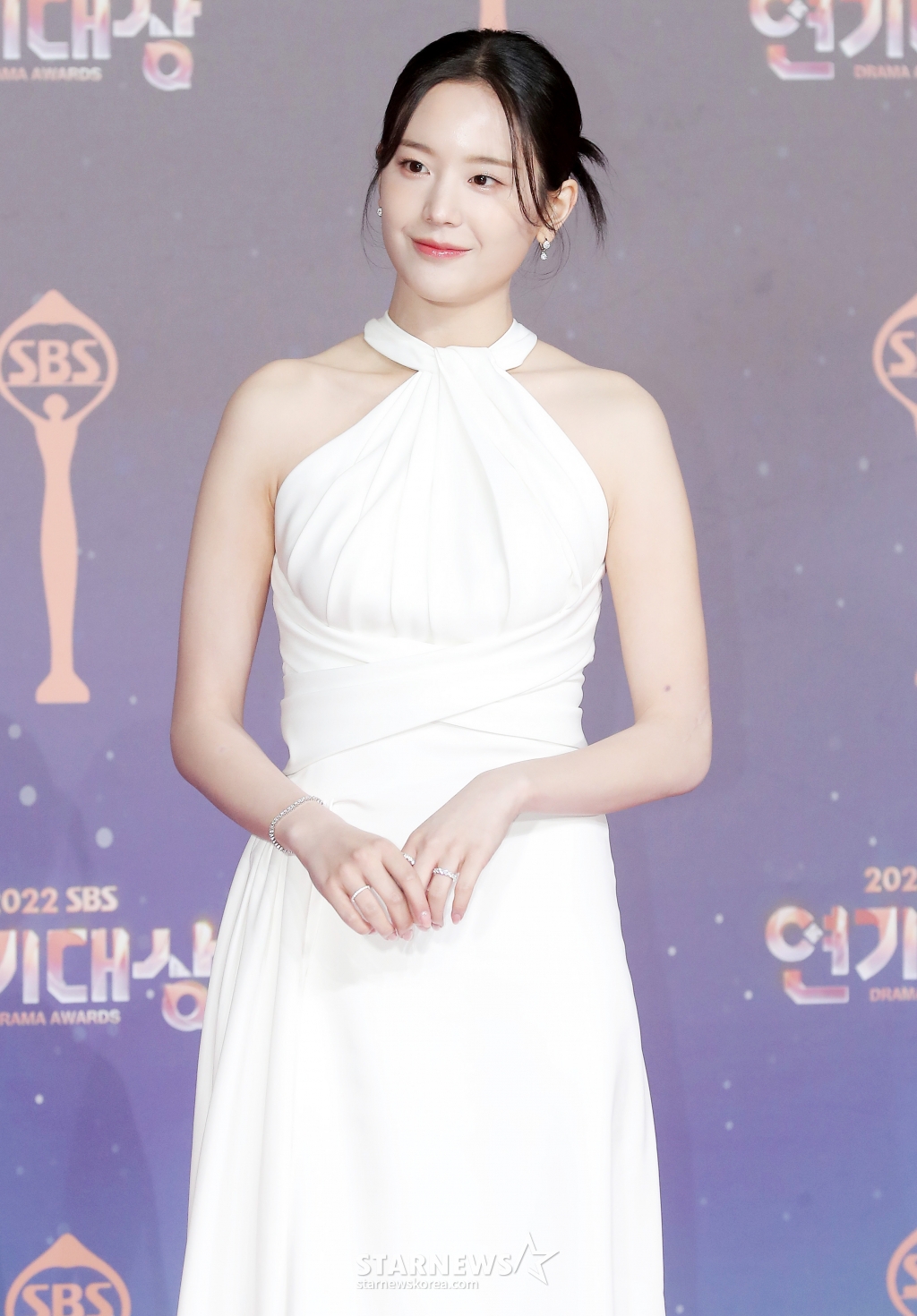 배우 장규리가 31일 오후 서울 마포구 상암동 SBS 프리즘타워에서 진행된 '2022 SBS 연기대상' 레드카펫에 참석해 포즈를 취하고 있다. 2022.12.31