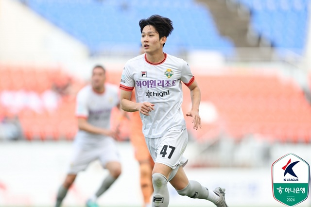 경기에 집중하는 양민혁. /사진=한국프로축구연맹 제공
