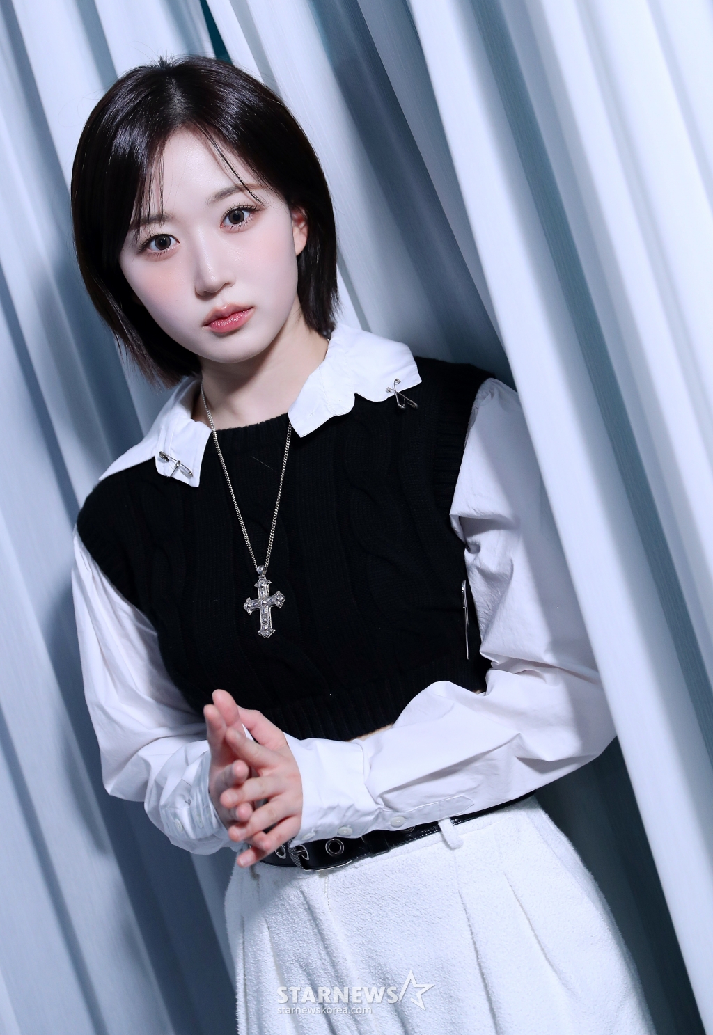 걸그룹 엔믹스(NMIXX) 해원이 서울 종로구 스타뉴스 사옥에서 진행된 '2023 아시아 아티스트 어워즈 인 필리핀'(2023 Asia Artist Awards IN THE PHILIPPINES, 이하 2023 AAA) 수상 인터뷰에 앞서 포즈를 취하고 있다. 엔믹스는 '2023 AAA'에서 AAA 베스트 초이스와 아이콘상을 수상했다. 엔믹스는 지난 2022년 2월 싱글 1집 앨범 '애드 마레'(AD MARE) 타이틀곡 '오오'(O.O)로 데뷔해 &# /사진=김창현