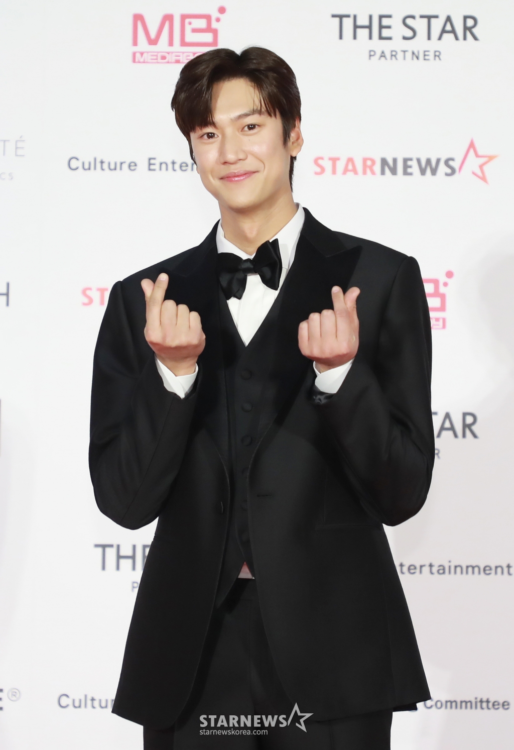 배우 나인우가 13일 오후 일본 나고야 니혼가이시홀에서 열린 스타뉴스-미디어보이 주최 '2022 Asia Artist Awards IN JAPAN'(2022 아시아 아티스트 어워즈, 이하 2022 AAA) 레드카펫 행사에 참석해 포즈를 취하고 있다. 스타뉴스와 미디어보이가 주최하고 Asia Artist Awards 조직위원회와 더스타파트너, 컬쳐 엔터테인먼트가 공동 주관한 글로벌 NO.1 시상식 '2022 AAA'는 올 한 해 동안 국내외에서 많은 사랑을 받은 가수, 배우들이 참석해 눈을 뗄