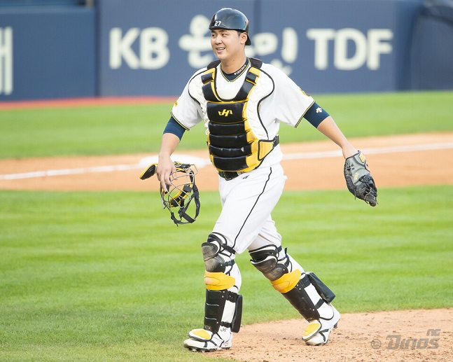 김형준이 2022 KBO 퓨처스 올스타전에서 상무 유니폼을 입고 뛰고 있다. /사진=NC 다이노스 제공