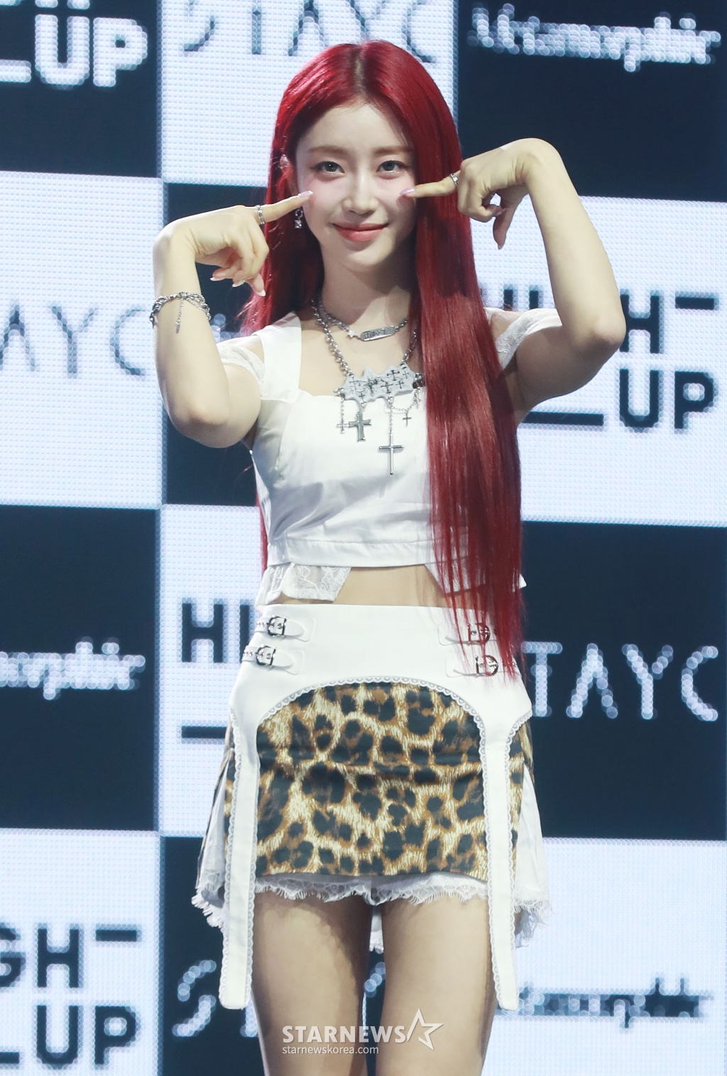 걸그룹 스테이씨 수민이 1일 오후 서울 광진구 예스24라이브홀에서 진행된 정규 1집 '메타모르픽'(Metamorphic) 발매기념 쇼케이스에서 포즈를 취하고 있다. 이번 앨범에는 타이틀곡 '치키 아이씨 땡'(Cheeky Icy Thang)을 비롯해 '트웬티,(Twenty), '원 띵'(1 Thing), '기브 잇 투 미'(Give It 2 Me), '렛 미 노우'(Let Me Know), '나다'(Nada) 등이 /사진=이동훈