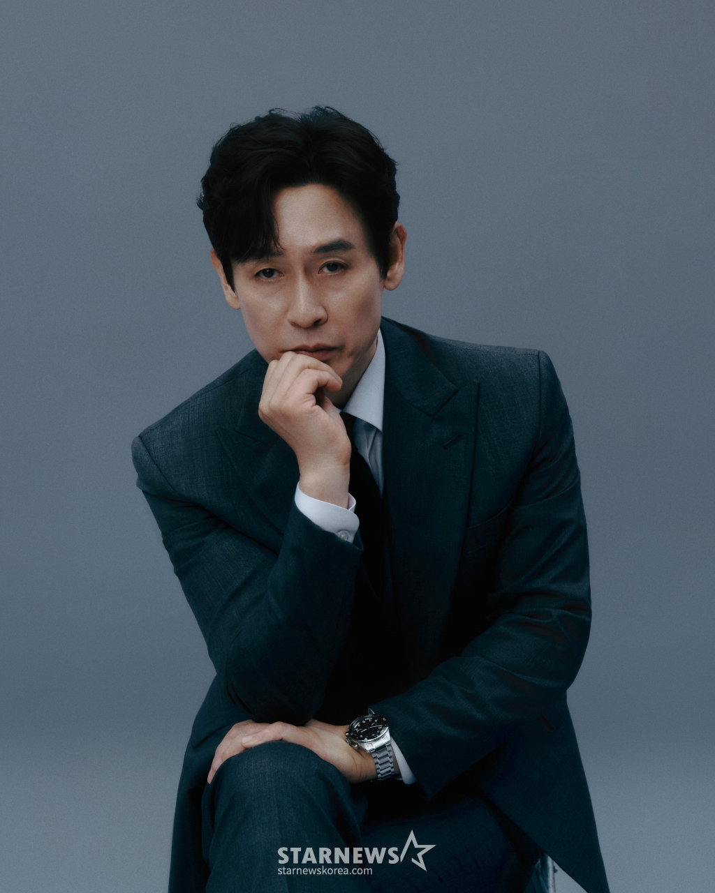 넷플릭스 오리지널 시리즈 '돌풍'의 주연배우 설경구가 3일 오전 진행된 라운드 인터뷰를 위해 포즈를 취하고 있다. /사진제공=넷플릭스 2024.07.03 /사진=이동훈