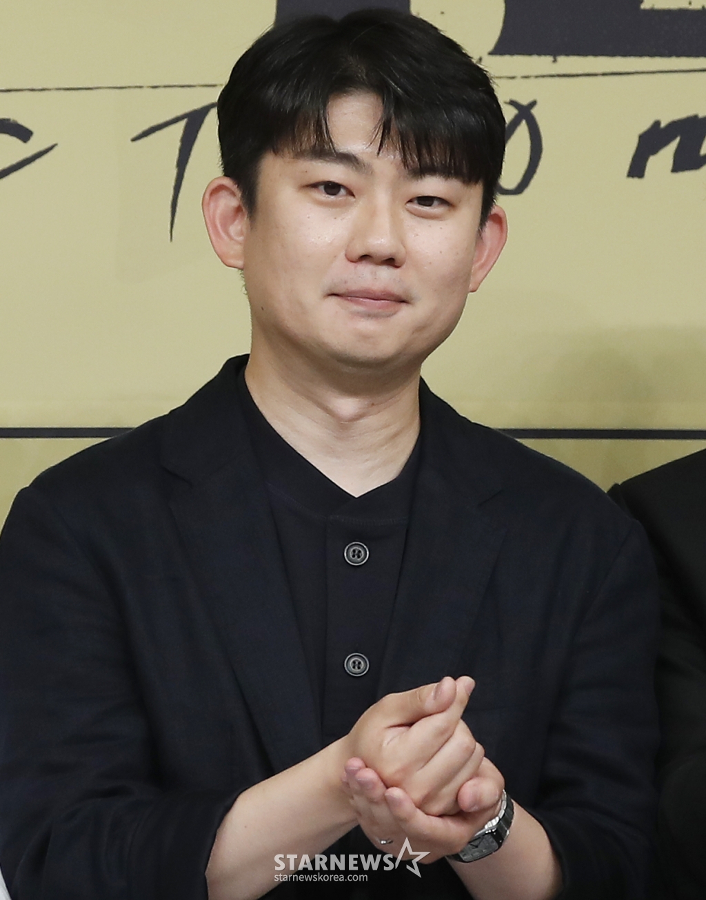 (서울=뉴스1) 권현진 기자 = 김문교 감독이 13일 서울 목동 SBS에서 열린 새 금토드라마 '커넥션'(극본 이현) 제작발표회에서 포즈를 취하고 있다. ‘커넥션'은 누군가에 의해 마약에 강제로 중독된 마약팀 에이스 형사가 친구의 죽음을 단서로 20년간 이어진 변질된 우정, 그 커넥션의 전말을 밝혀내는 '중독 추적 서스펜스' 드라마다. 2024.5.24/뉴스1 Copyright (C) 뉴스1. All rights reserved. 무단 전재 및 재배포, AI학습 이용 금지. /사진=(서울=뉴스1) 권현진 기자