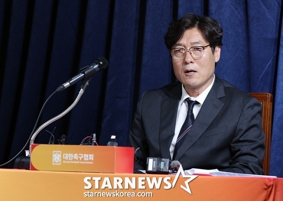 홍명보 축구국가대표팀 감독 내정과 관련해 8일 오전 서울 종로구 축구회관에서 브리핑이 열렸다. 이임셍 KFA 기술이사가 기자들의 질문에 답하고 있다. /사진=김진경 대기자