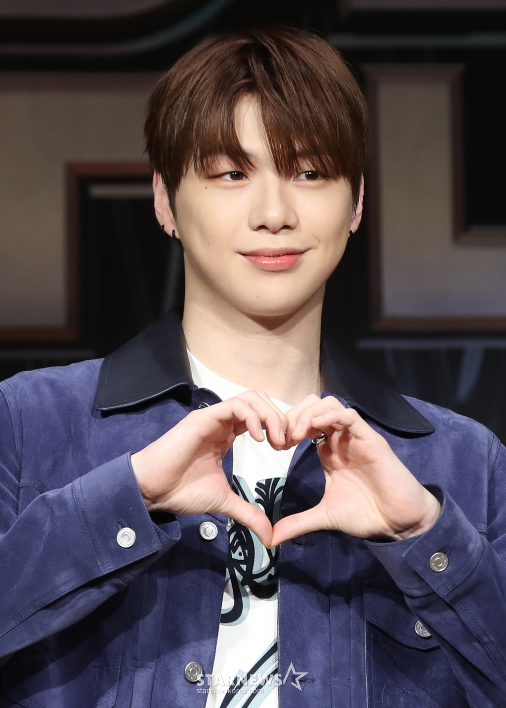 (서울=뉴스1) 권현진 기자 = 가수 강다니엘이 17일 오전 서울 마포구 상암동 DMC타워에서 열린 Mnet '스트릿 우먼 파이터2'(스우파2) 제작발표회에서 포즈를 취하고 있다. 2023.8.17/뉴스1 Copyright (C) 뉴스1. All rights reserved. 무단 전재 및 재배포 금지. /사진=(서울=뉴스1) 권현진 기자