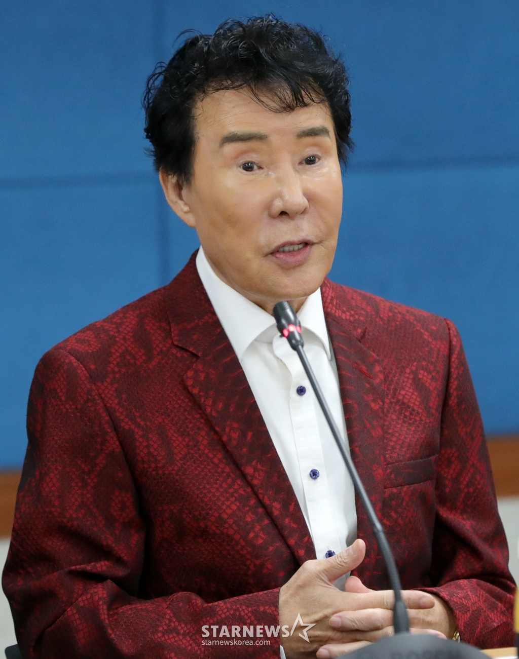 (진안=뉴스1) 유경석 기자 = 가수 송대관이 8일 전북 진안군 진안군청에서 열린 제7회 진안고원트로트페스티벌 기자간담회에서 인사말을 하고 있다. 2023.9.8/뉴스1 Copyright (C) 뉴스1. All rights reserved. 무단 전재 및 재배포 금지. /사진=(진안=뉴스1) 유경석 기자