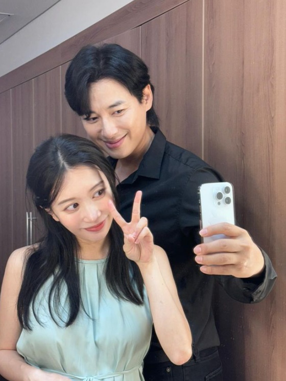 아야네와 이지훈/사진=아야네