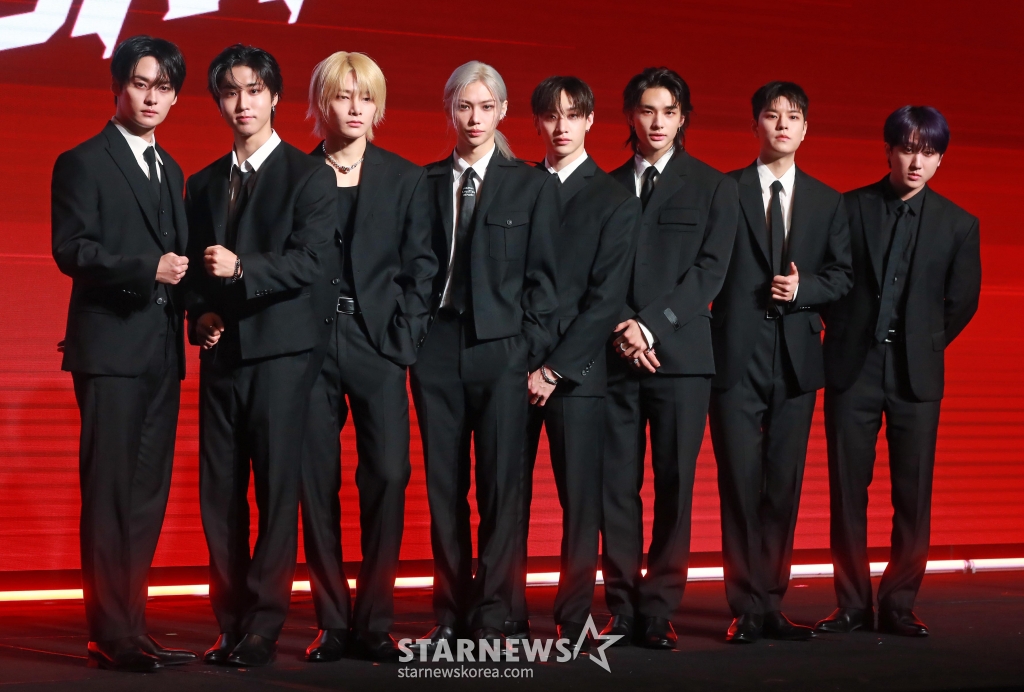 그룹 스트레이키즈(Stray Kids)가 19일 오전 서울 여의도 콘래드 호텔에서 진행된 새 미니앨범 '에이트'(ATE) 발매 기자간담회에 앞서 포즈를 취하고 있다. /2024.07.19 /사진=이동훈