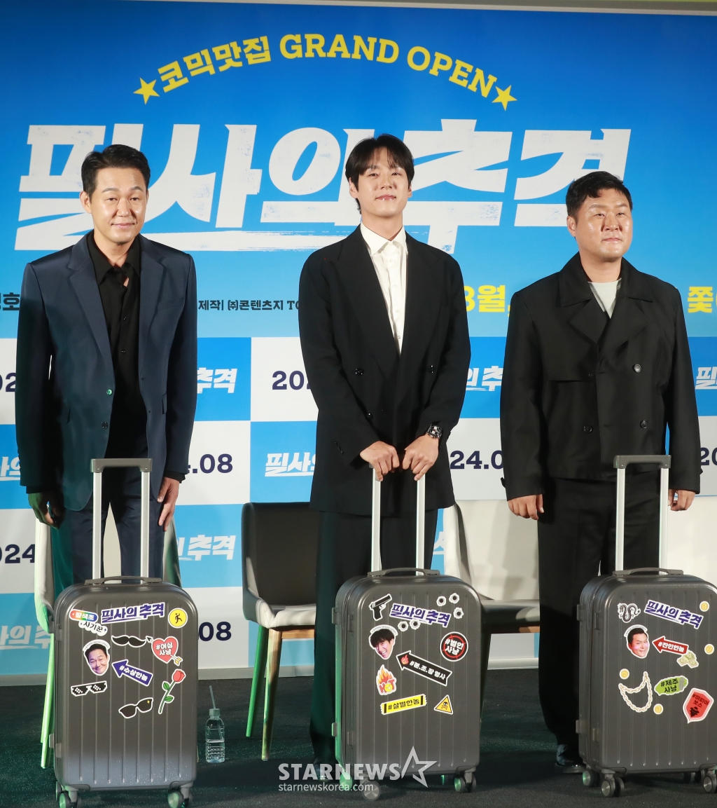 배우 박성웅, 곽시양, 윤경호가 23일 오전 서울 CGV용산아이파크몰에서 진행된 영화 '필사의 추격'(감독 김재훈) 제작발표회에 참석해 인사를 하고 있다. /2024.07.23 /사진=이동훈