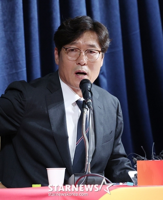 홍명보 축구국가대표팀 감독 내정과 관련해 8일 오전 서울 종로구 축구회관에서 브리핑이 열렸다. 이임셍 KFA 기술이사가 기자들의 질문에 답하고 있다. /사진=김진경 대기자