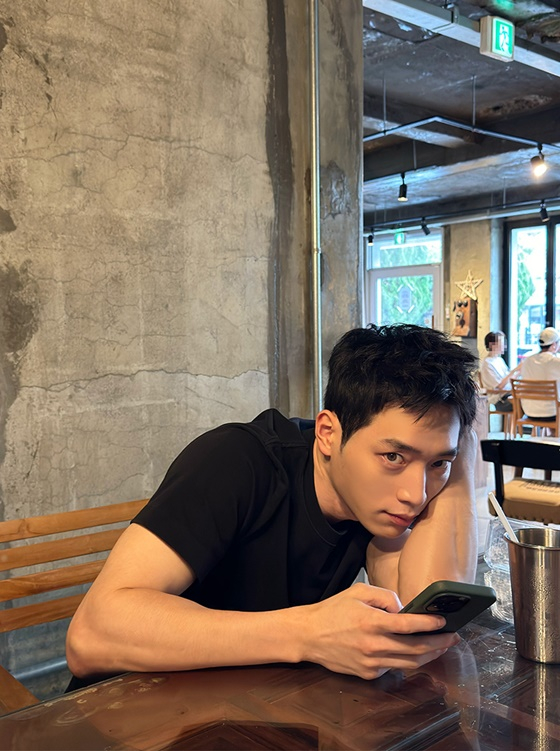 서강준/사진=맨오브크리에이션