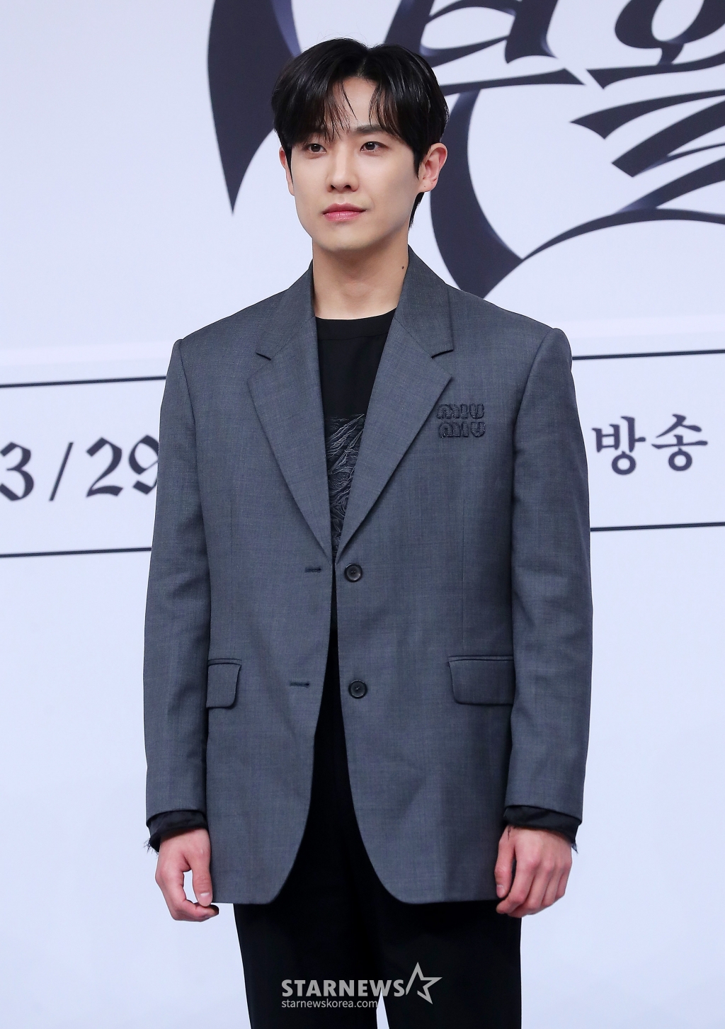 배우 이준이 27일 오후 서울 양천구 목동 SBS 사옥에서 진행된 금토드라마 '7인의 부활' 제작발표회에 참석해 포즈를 취하고 있다. '7인의 부활'은 지난해 11월 종영한 '7인의 탈출'이 리셋된 복수의 판, 다시 태어난 7인의 처절하고도 강렬한 공조를 그린 작품이다. 오는 29일 첫 방송. 2024.03.27 /사진=김창현