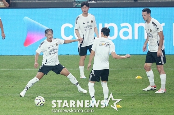 '2024 쿠팡플레이 시리즈' 팀 K리그 오픈 트레이닝이 30일 오후 서울월드컵경기장에서 열렸다. 이승우를 비롯한 선수들이 훈련에 임하고 있다. /사진=김진경 대기자