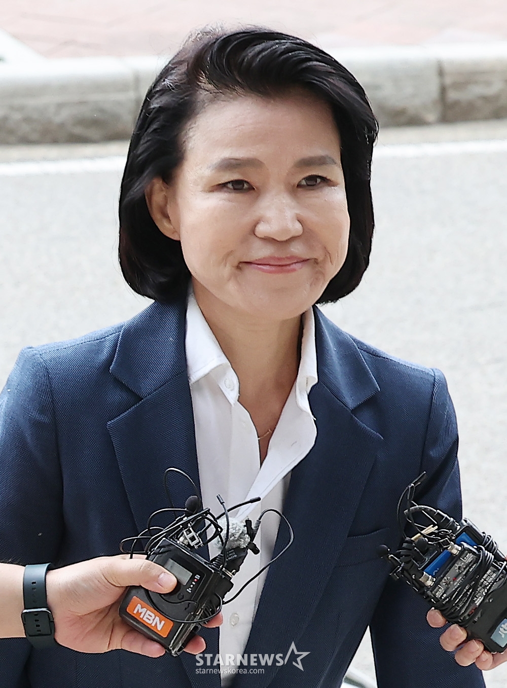 (과천=뉴스1) 김성진 기자 = 이진숙 신임 방송통신위원장이 31일 오전 정부과천청사로 출근하고 있다. 2024.7.31/뉴스1 Copyright (C) 뉴스1. All rights reserved. 무단 전재 및 재배포, AI학습 이용 금지. /사진=(과천=뉴스1) 김성진 기자