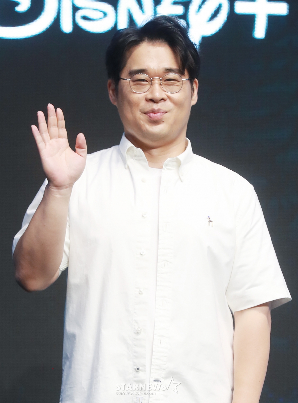 김동진 PD가 6일 오전 서울 여의도 콘래드호텔에서 진행된 디즈니+ 예능 '더 존 : 버텨야 산다3' 제작발표회에 참석해 포즈를 취하고 있다. 오직 4시간, 끝없는 AI의 공격부터 내 집 마련 전세 대출금 갚기, 선 넘지 않고 버티기 등 극한의 현실 공감 미션을 버티기 위해 더 강력하게 돌아온 ‘존버즈’ 유재석, 권유리, 김동현, 덱스의 ‘도파민 ON’ 버라이어티 '더 존 : 버텨야 산다3'는 오는 7일 공개된다. /2024.08.06 /사진=이동훈