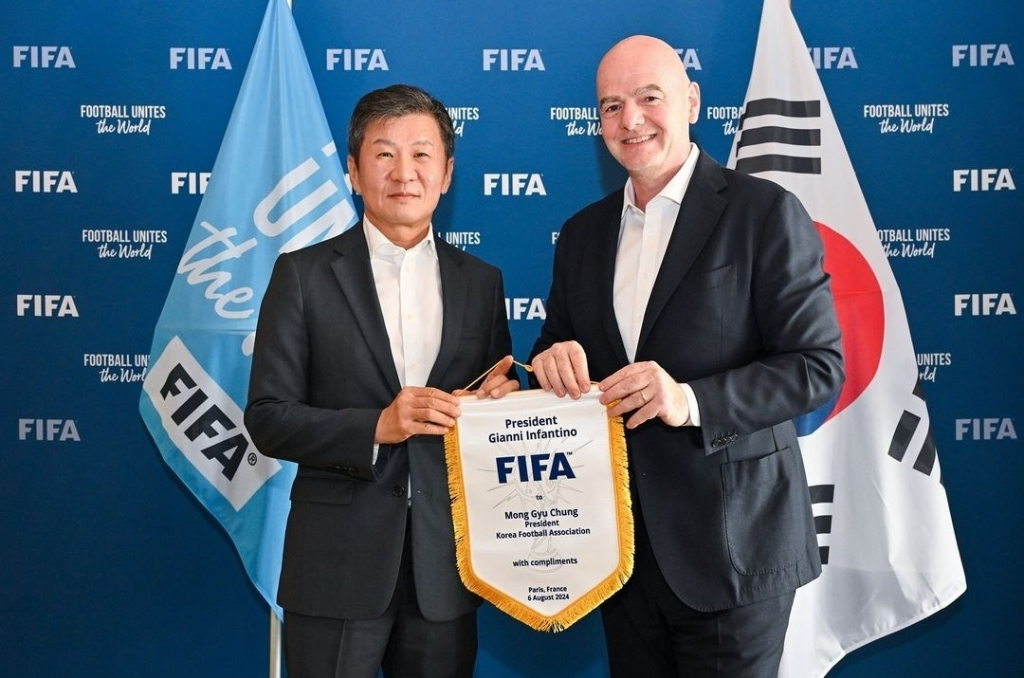 정몽규 회장(왼쪽)과 인판티노 회장. /사진=잔니 인판티노 개인 사회관계망서비스(SNS)