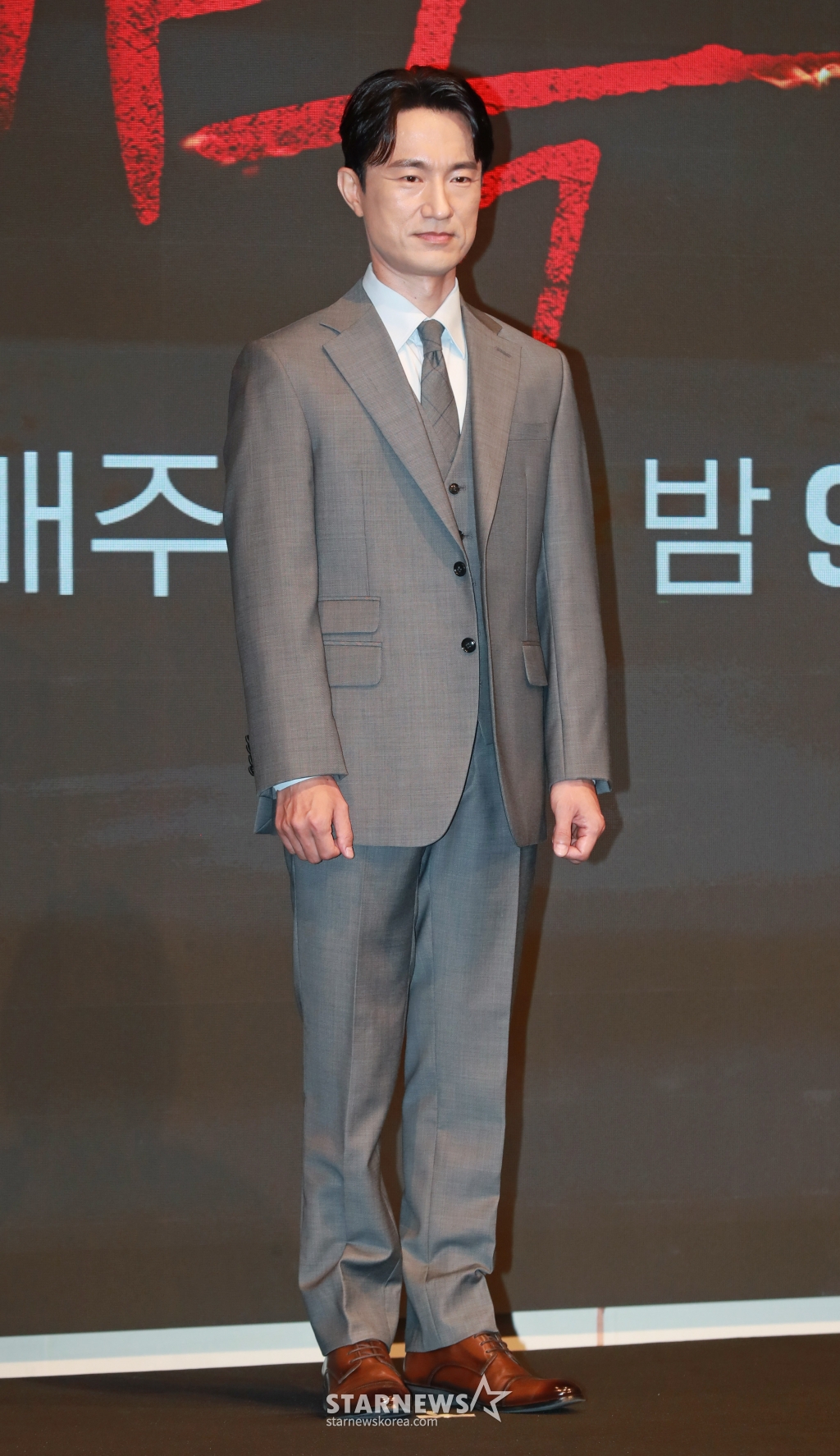 배우 김병철이 14일 오후 서울 구로구 더 세인트에서 진행된 KBS 2TV 수목드라마 '완벽한 가족' 제작발표회에 참석해 포즈를 취하고 있다. 누가 봐도 행복하고 완벽해 보이는 가족이 딸의 살인으로 인해 점점 서로를 의심하게 되는 미스터리 스릴러 드라마 '완벽한 가족'은 오늘(14일) 첫 방송된다. /2024.08.14 /사진=이동훈