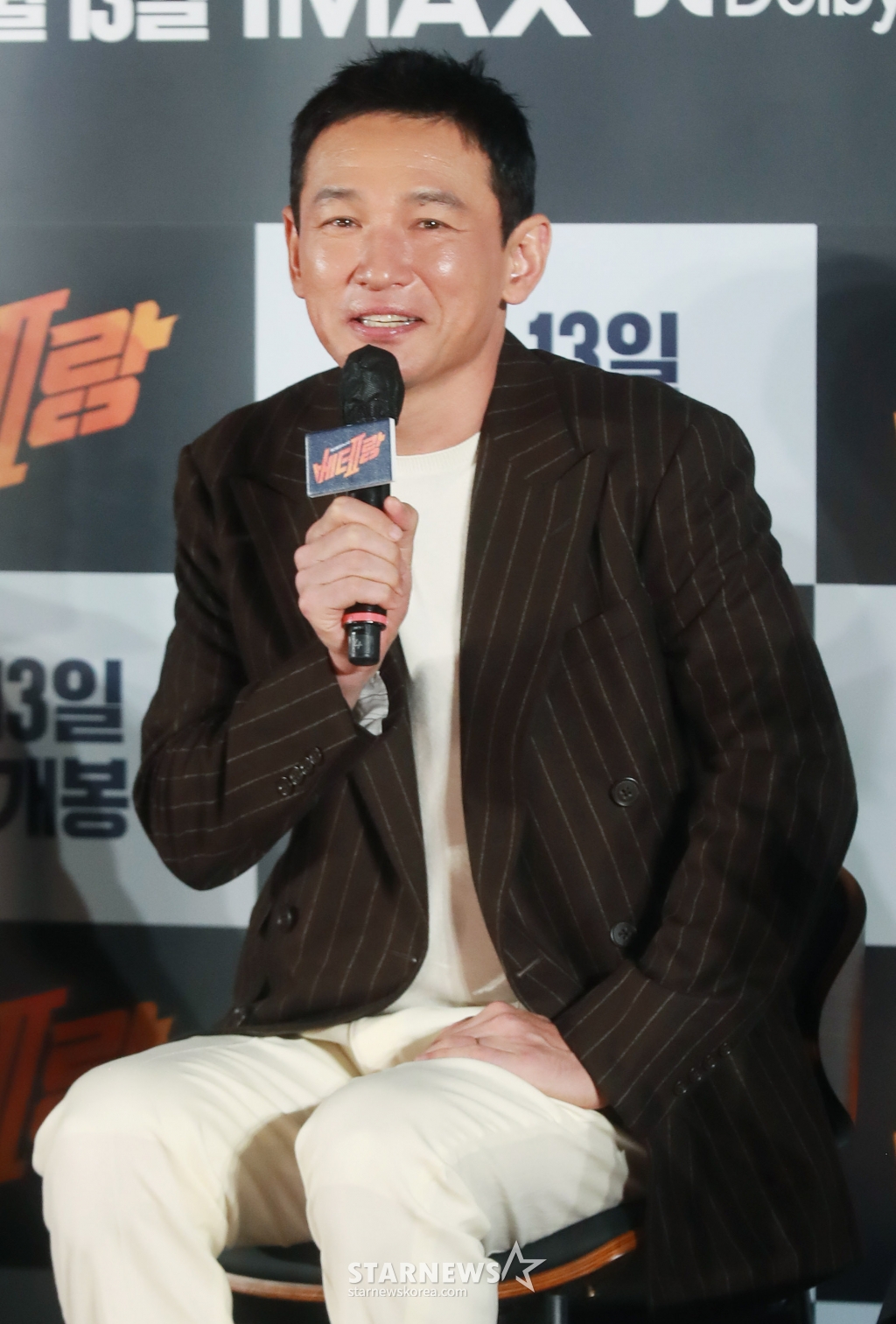 배우 황정민이 20일 오전 서울 CGV용산아이파크몰에서 진행된 영화 '베테랑2' 제작발표회에 참석해 질문에 답하고 있다. /2024.08.20 /사진=이동훈