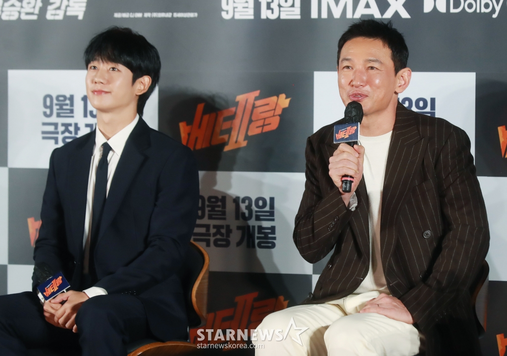 배우 정혜인, 황정민이 20일 오전 서울 CGV용산아이파크몰에서 진행된 영화 '베테랑2' 제작발표회에 참석해 질문에 답하고 있다. /2024.08.20 /사진=이동훈