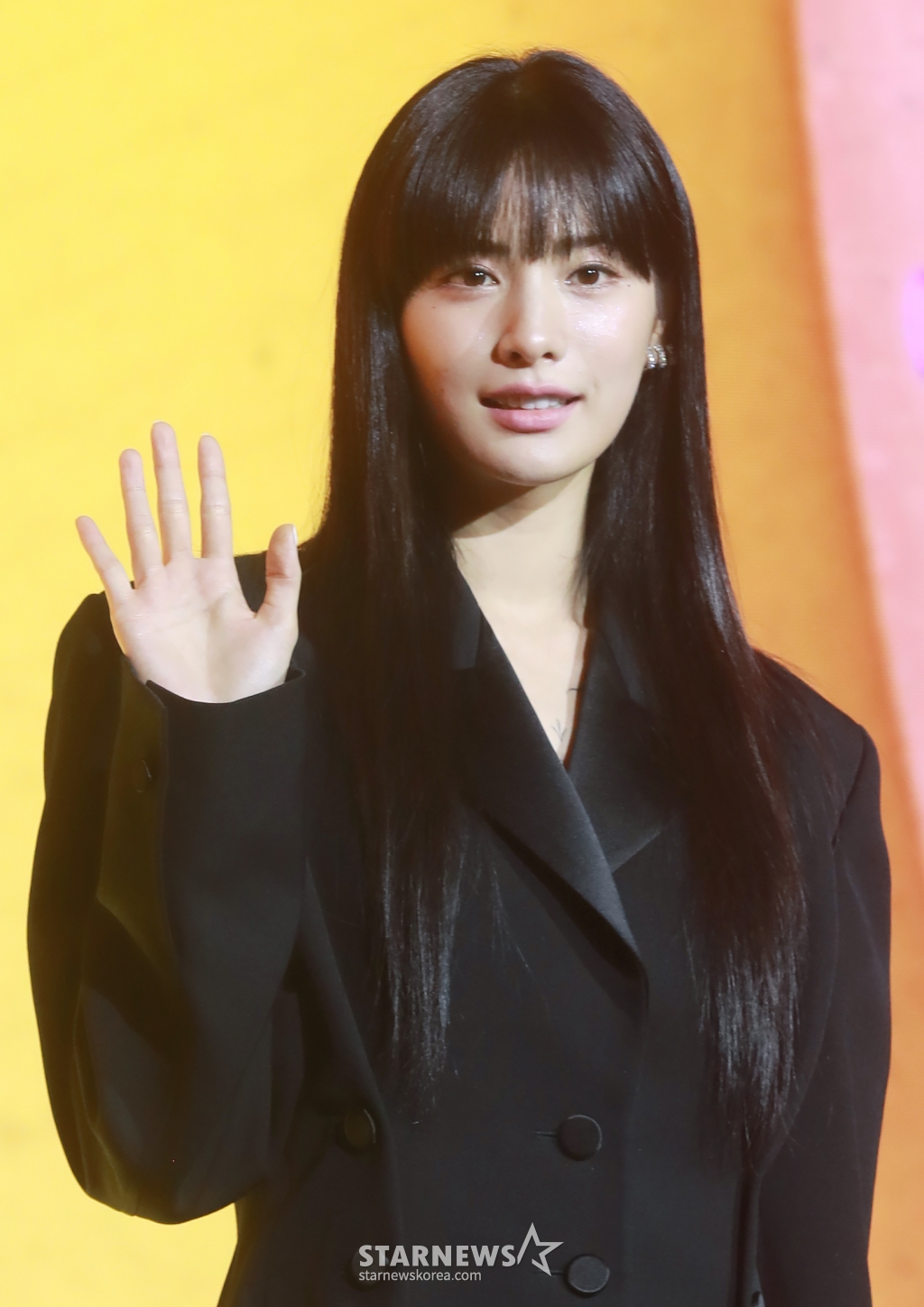 배우 나나가 16일 오전 서울 JW 메리어트 동대문 스퀘어에서 진행된 넷플릭스 오리지널 시리즈 '마스크걸' 제작발표회에 참석해 포즈를 취하고 있다. 외모 콤플렉스를 가진 평범한 직장인 김모미가 밤마다 마스크로 얼굴을 가린 채 인터넷 방송 BJ로 활동하면서 의도치 않은 사건에 휘말리며 벌어지는 이야기를 그린 '마스크걸'은 오는 18일 공개한다. /2023.08.16 /사진=이동훈