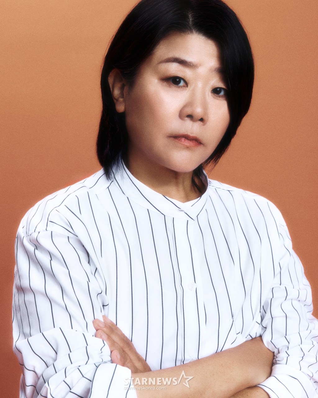 배우 이정은이 27일 오전 진행된 넷플릭스 오리지널 시리즈 '아무도 없는 숲속에서' 라운드 인터뷰에 앞서 포즈를 취하고 있다. 사진=넷플릭스 제공 2024.08.27 /사진=임성균