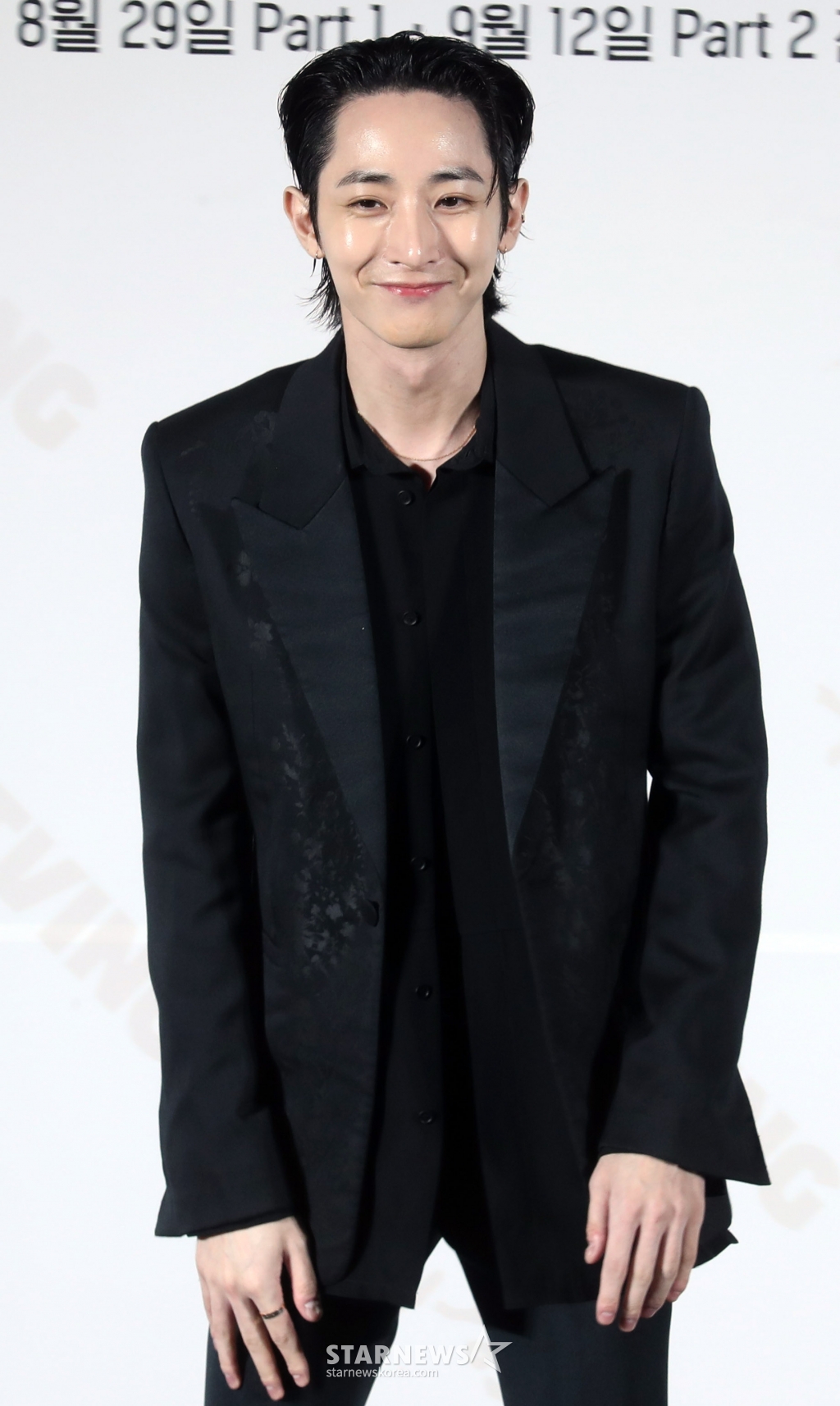 배우 이수혁이 27일 오후 서울 용산CGV에서 열린 TVING 오리지널 '우씨왕후' 제작발표회에 참석해 포즈를 취하고 있다. 드라마 '우씨왕후'는 갑작스러운 왕의 죽음으로 왕위를 노리는 왕자들과 권력을 잡으려는 다섯 부족의 표적이 된 왕후가 24시간 안에 새로운 왕을 세우기 위해 사투를 벌이는 추격 액션 사극으로 오는 29일 공개된다. 2024.08.27 /사진=임성균