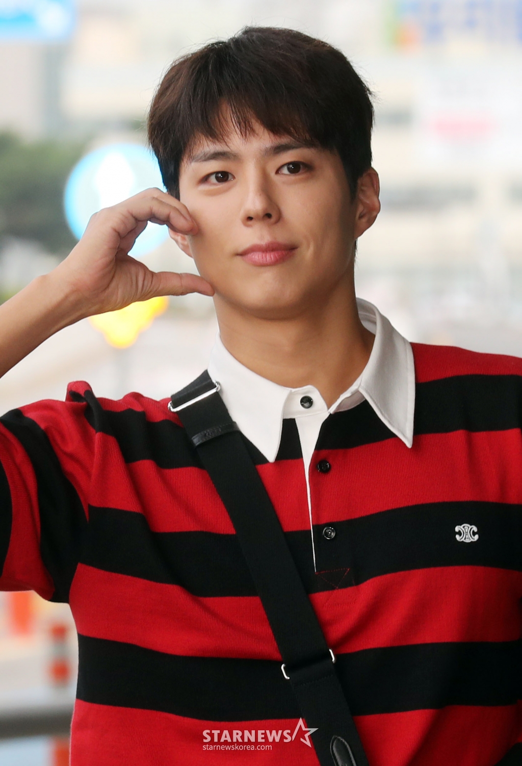 배우 박보검이 일본 일정을 위해 7일 오전 서울 강서구 김포국제공항을 통해 출국하고 있다. 2024.07.07 /사진=임성균