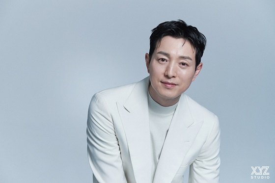 정성일 /사진제공=엑스와이지 스튜디오
