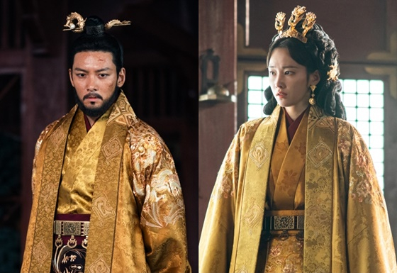 왼쪽부터 지창욱, 전종서 /사진=티빙