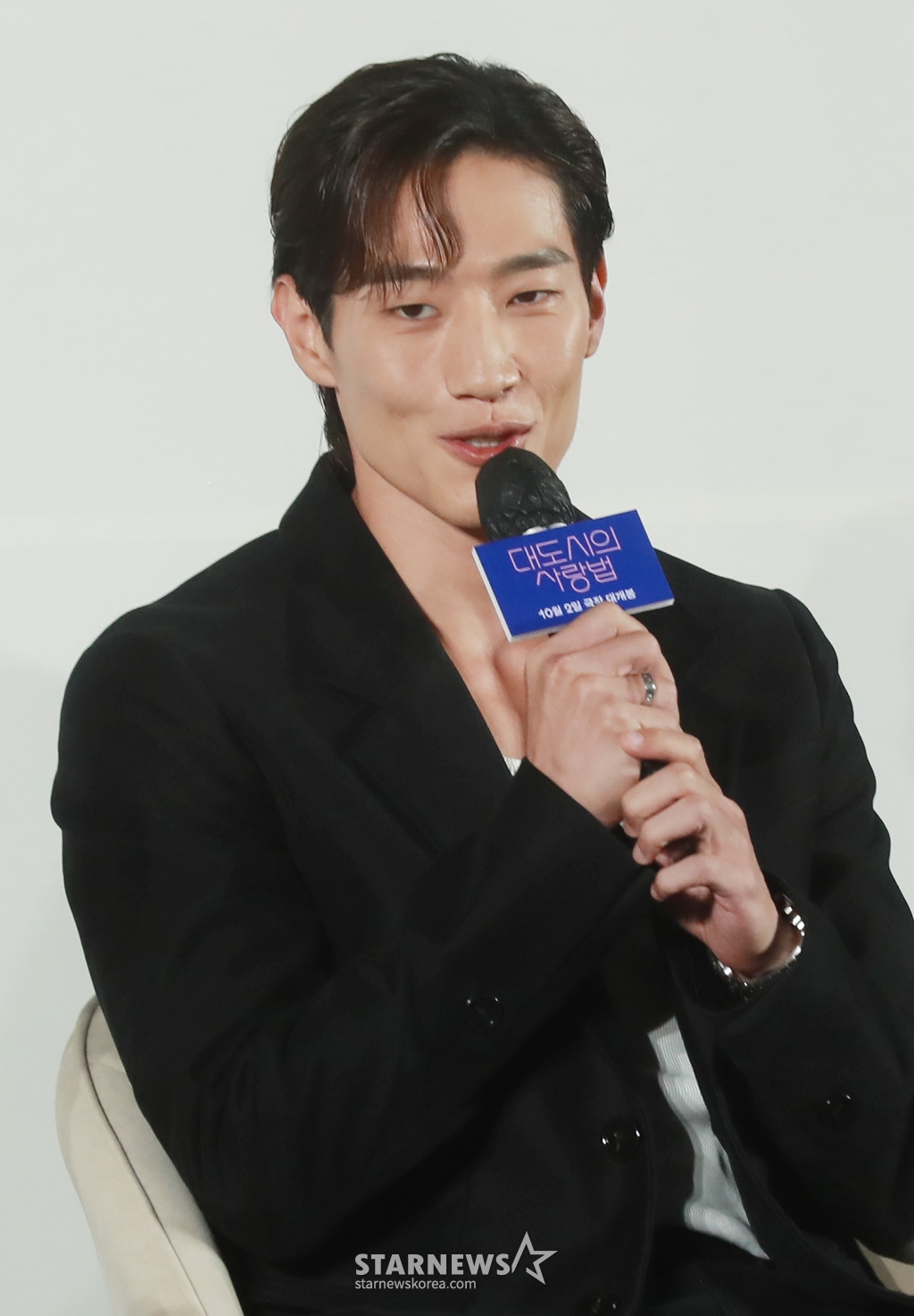 배우 노상현이 2일 오전 서울 메가박스 성수점에서 진행된 영화 '대도시의 사랑법'(감독 이언희) 제작발표회에 참석해 질문에 답하고 있다. 눈치보는 법이 없는 자유로운 영혼의 재희(김고은)와 세상과 거리두는 법에 익숙한 흥수(노상현)가 동거동락하며 펼치는 그들만의 사랑법을 그린 영화 '대도시의 사랑법'은 오는 10월 2일 개봉한다. /2024.09.02 /사진=이동훈