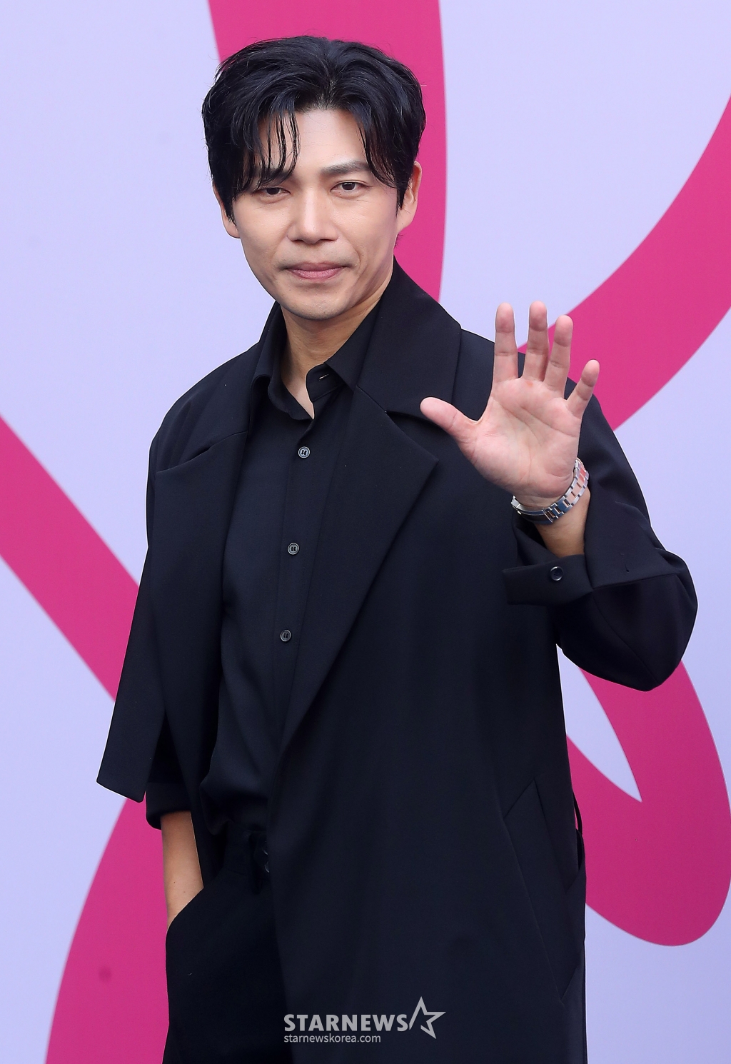 배우 지승현이 1일 오후 서울 동대문구 DDP에서 진행된 '2024 F/W 서울패션위크(SFW)' 오프닝쇼에 참석해 포즈를 취하고 있다. 2024.02.01 /사진=김창현